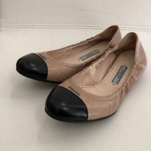 Beautiful Cap-toe Prada flats